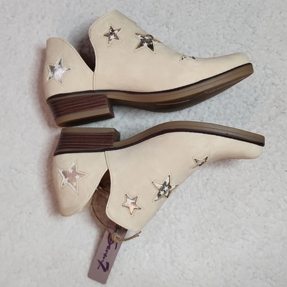 Seven7 Austin Ankle Bootie Faux Suede Leather - Picture 8 of 13